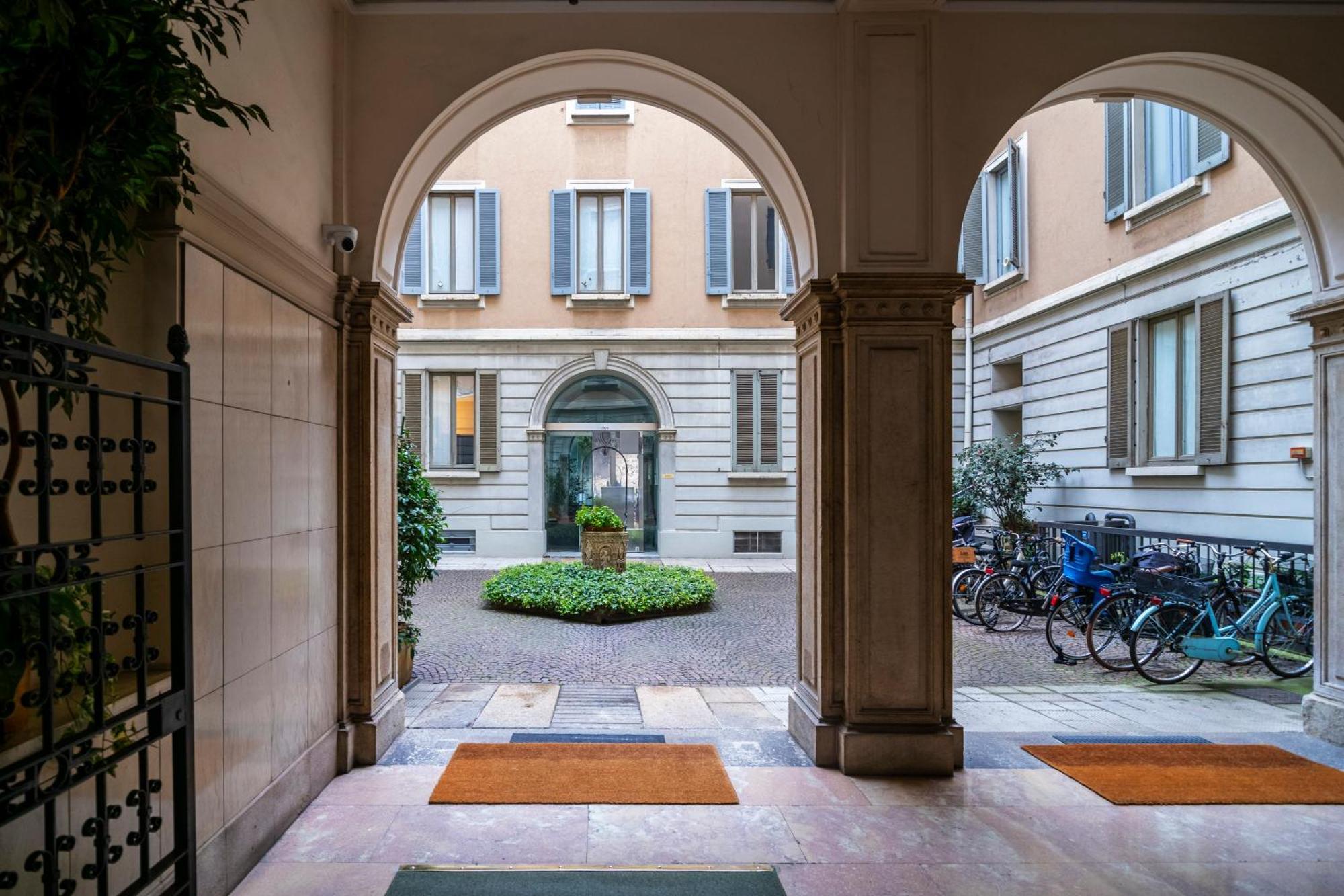Real Jewel In Milano Cadorna Milão Exterior foto