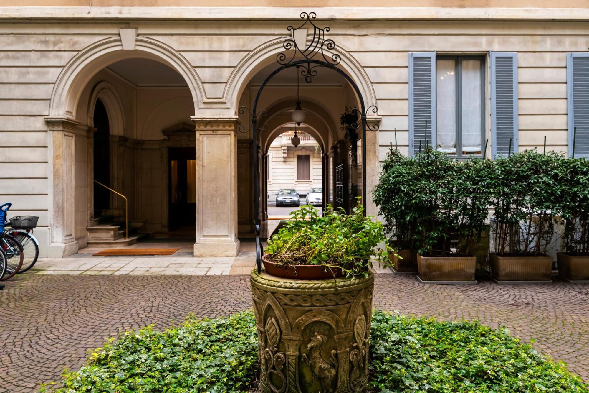 Real Jewel In Milano Cadorna Milão Exterior foto